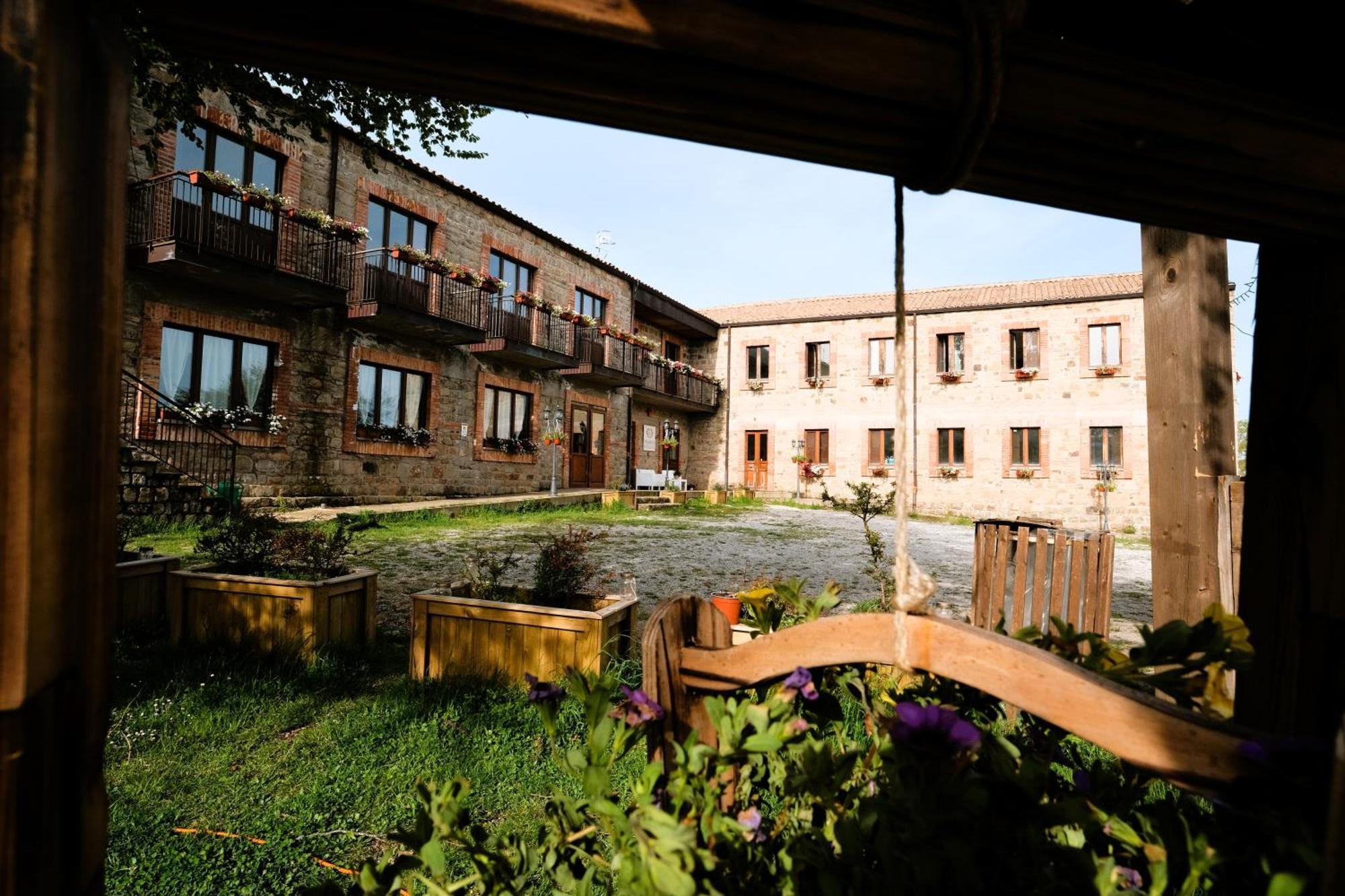 Hotel Nebris - Rifugio Del Parco à San Fratello Extérieur photo